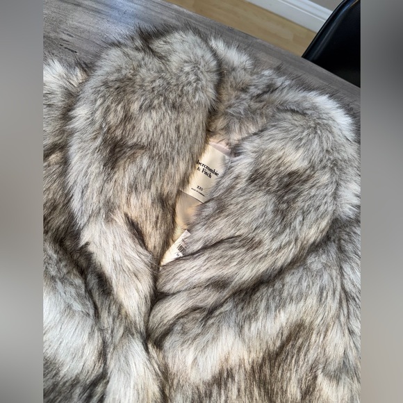 Abercrombie & Fitch Faux Fur Coat XXS | Gray Plush Jacket - Picture 6 of 9